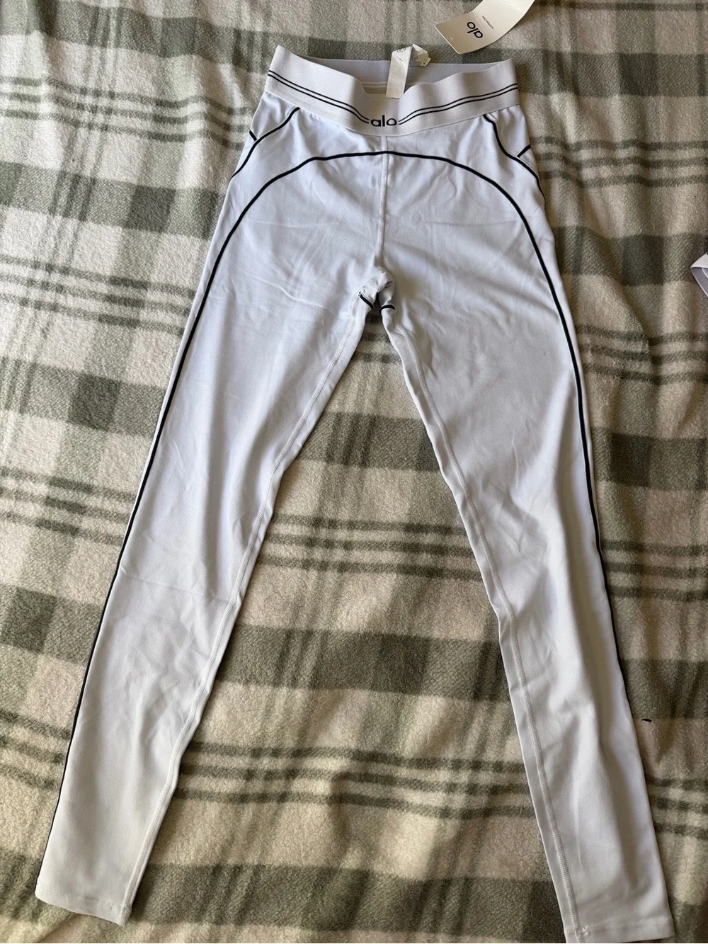 ALO Yoga Light Blue Piped Sports Bra & Leggings Set